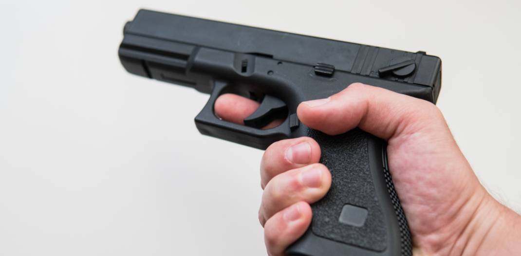 Close Up image of airsoft pistol